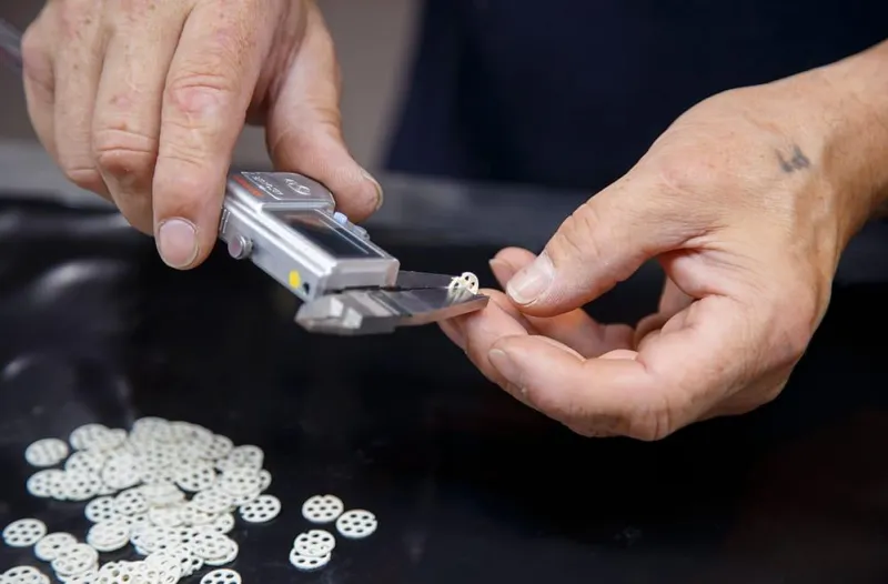 Sizing products with a venier